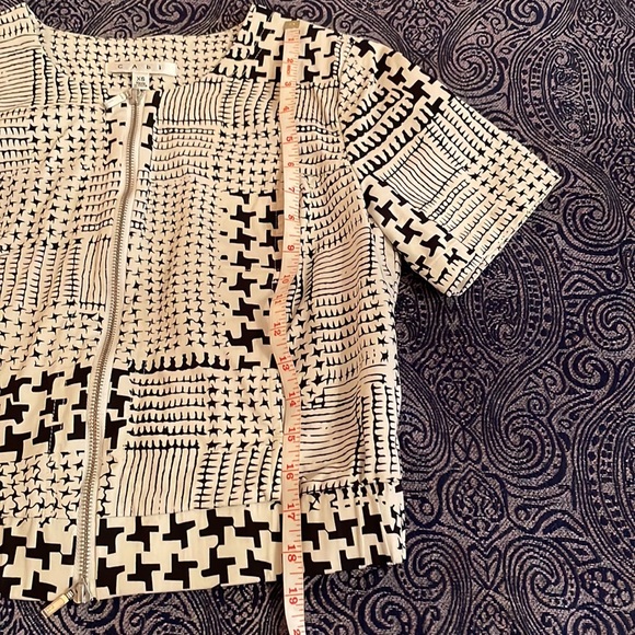 Short sleeve Cropped jacket - Picture 9 of 11